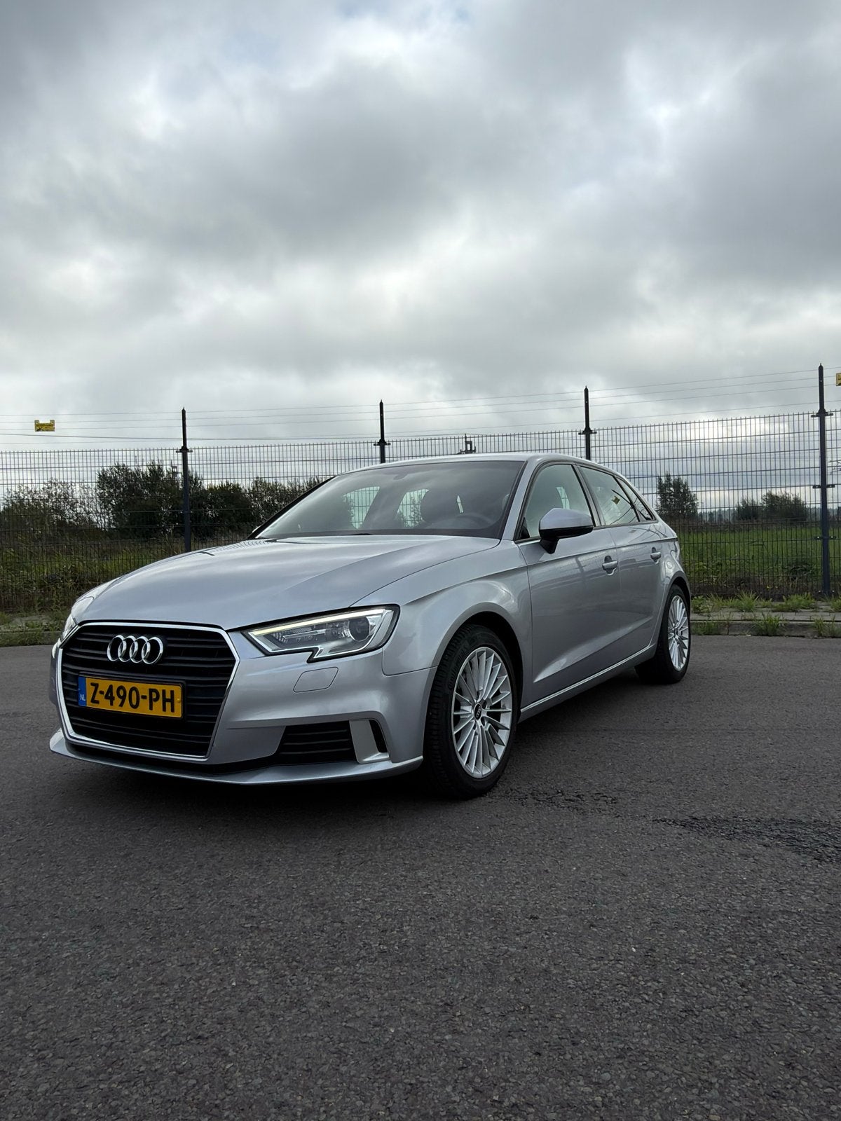 Audi A3 1.4 Tfsi 150pk CoD Ultra 2019 Grijs, Auto's, Voorwielaandrijving, Stof, 1498 cc, 4 cilinders