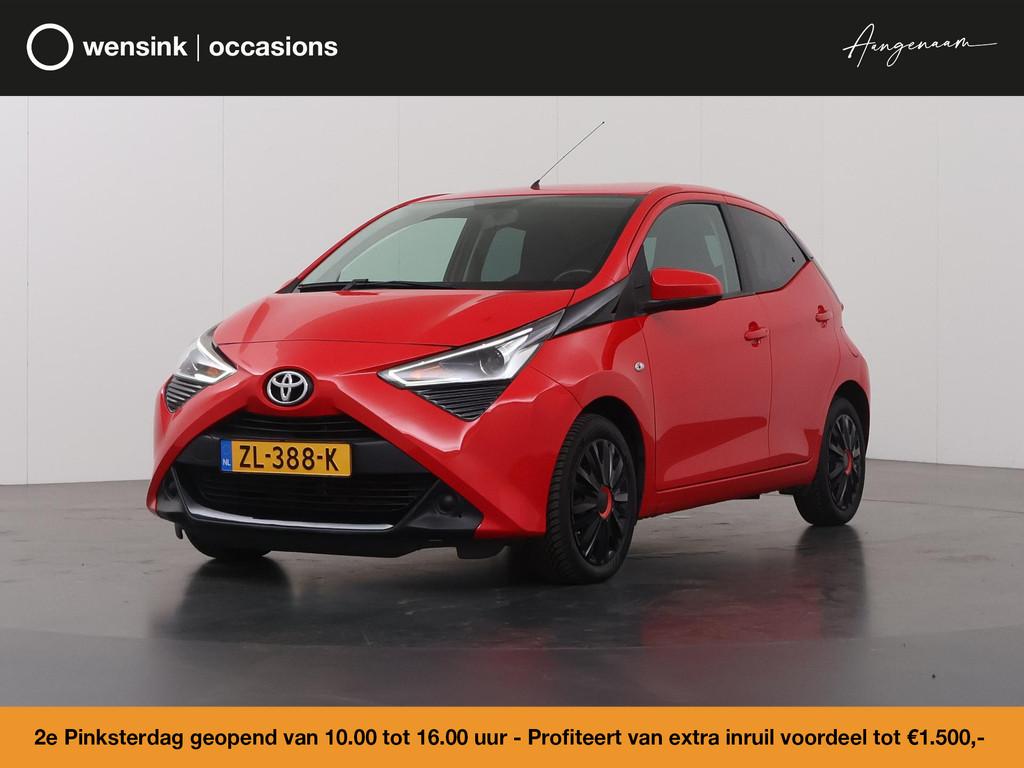 Toyota Aygo 1.0 VVT-i x-play | LED | Navigatie* | Automaat |, Stof, Gebruikt, Euro 6, 4 stoelen