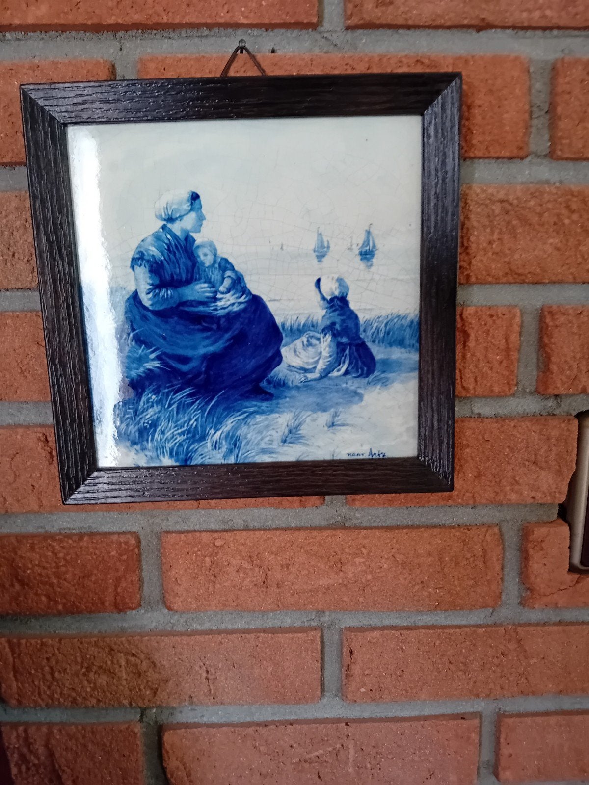 PORCELEYNE FLES TEGEL IN LIJST KIJKEN OVER WATER ARTZ 1897, Ophalen of Verzenden
