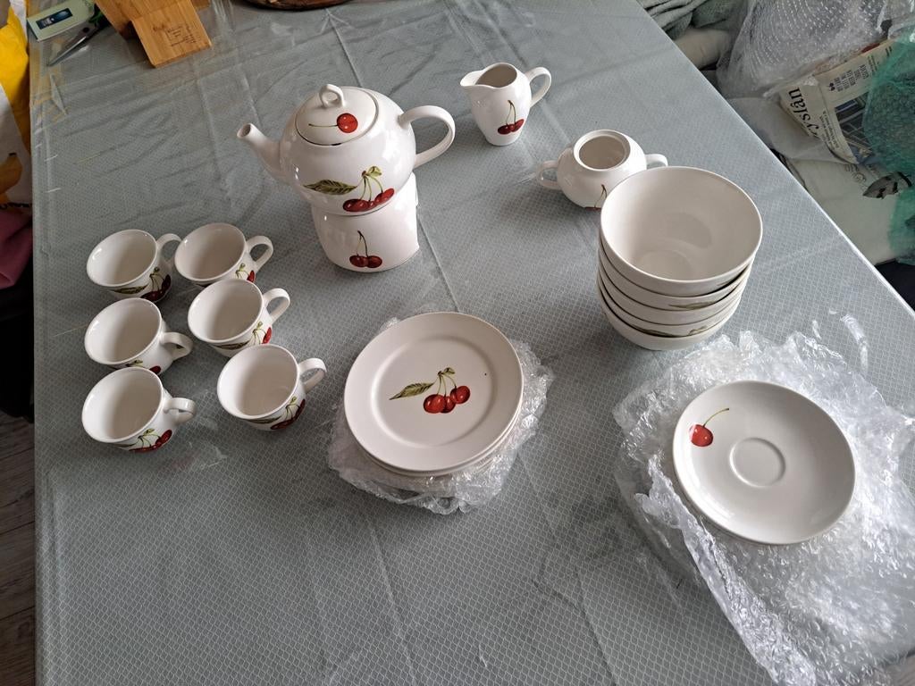 Jet ter steege kersen servies, Keramiek, Ophalen of Verzenden, Zo goed als nieuw, Overige stijlen
