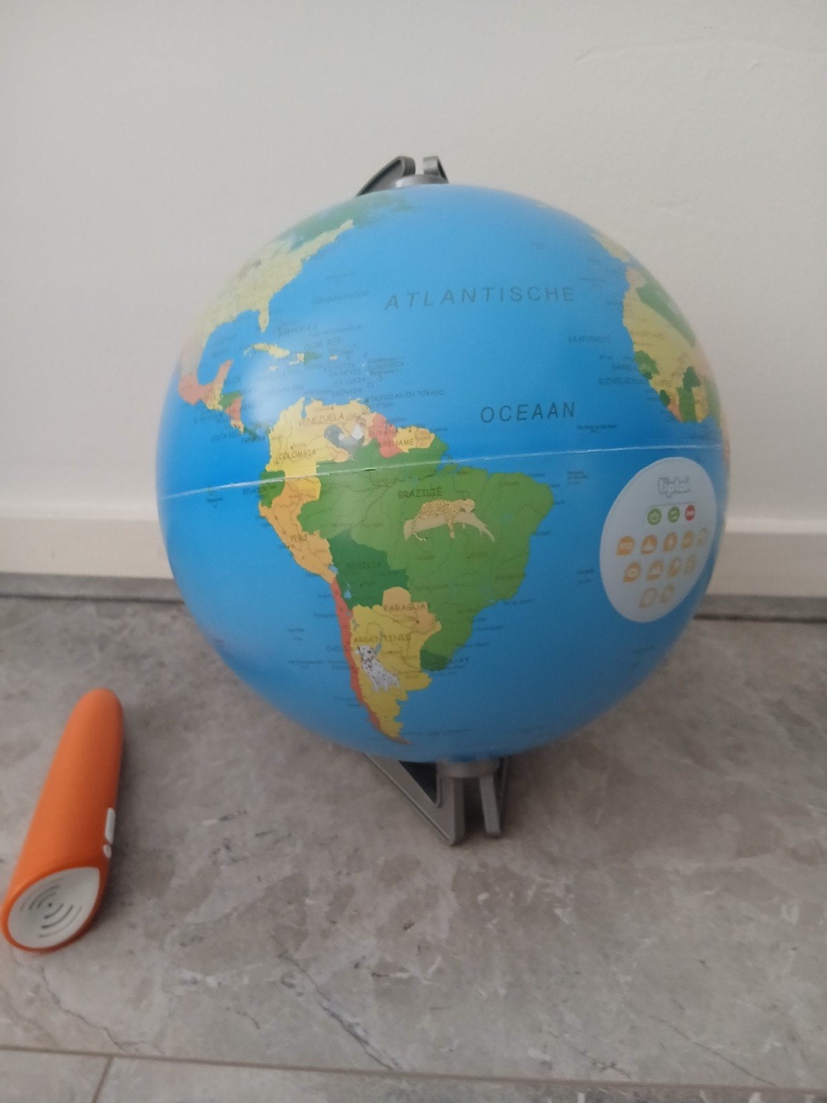 wereldbol met pen, Ophalen, Gebruikt, Ontdekken, Met geluid