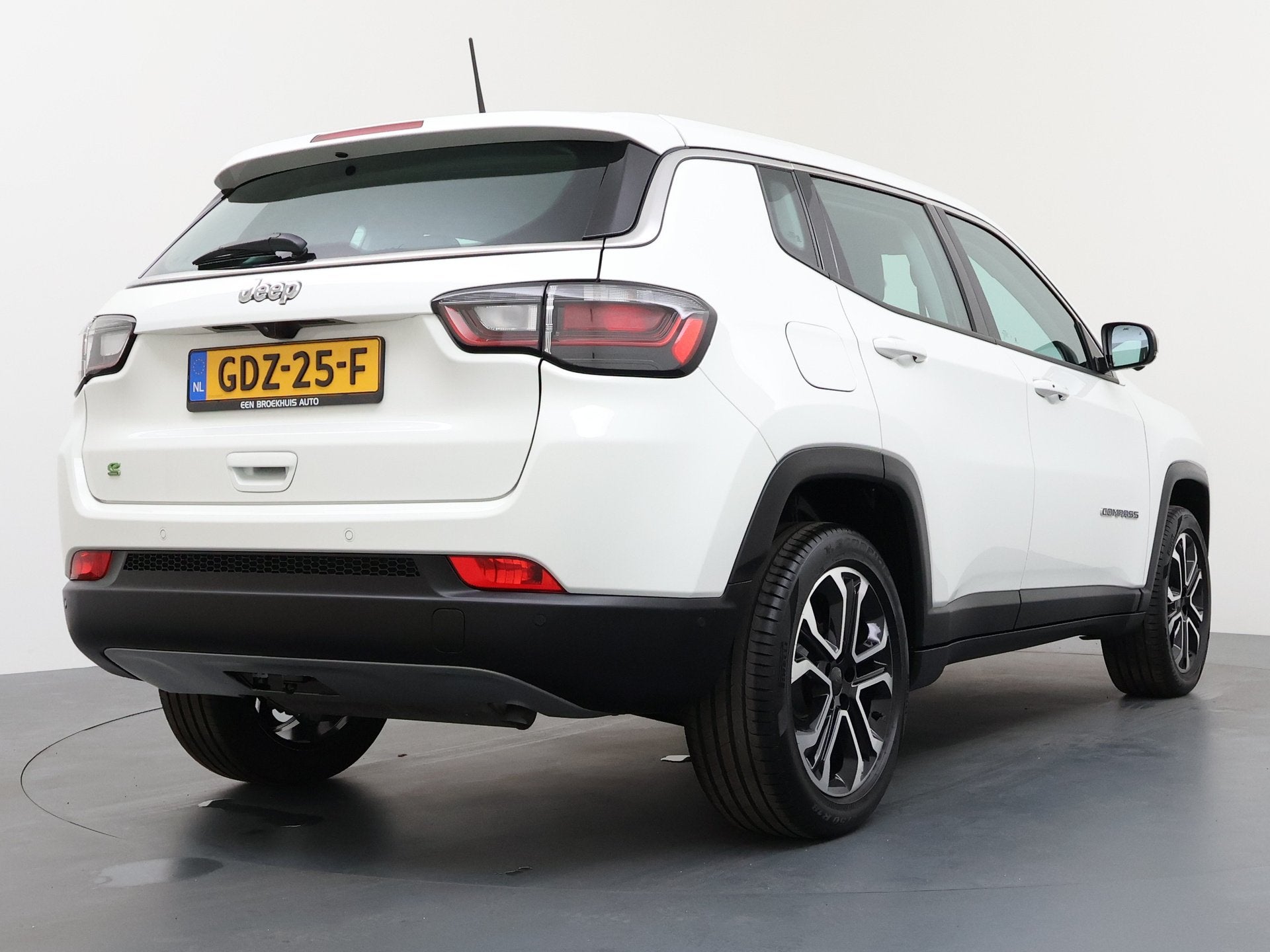 Jeep Compass 1.5T e-Hybrid Altitude, Auto's, 12 maanden, Gebruikt, Euro 6, 4 cilinders