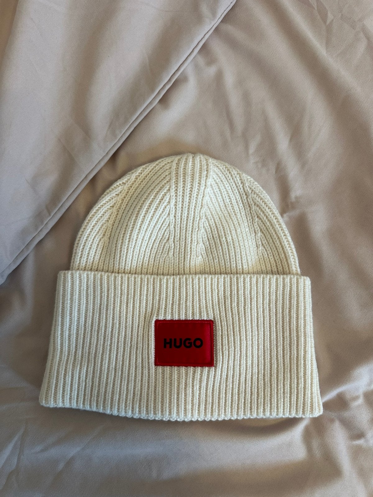 Hugo boss muts, Ophalen of Verzenden, Zo goed als nieuw, Overige maten, Muts