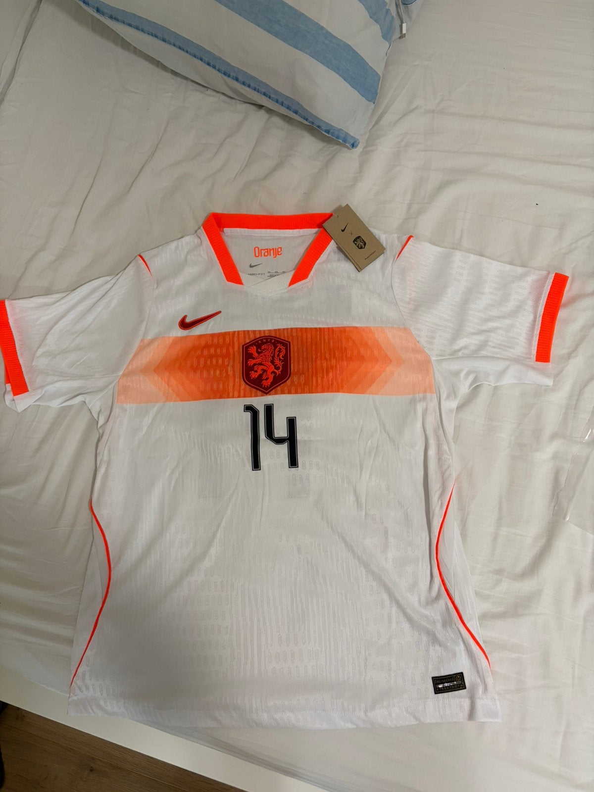 Nederlands elftal shirt uit., Sport en Fitness, Voetbal, Maat L, Ophalen of Verzenden, Nieuw, Shirt