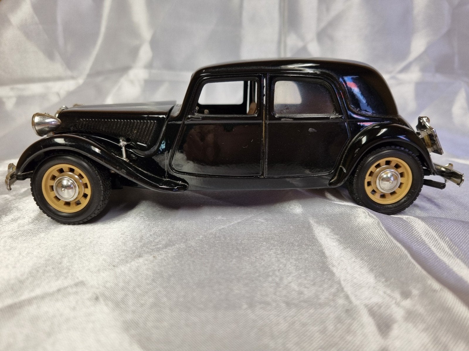 Citroën Traction Avant model auto., Ophalen of Verzenden, Zo goed als nieuw, Bburago