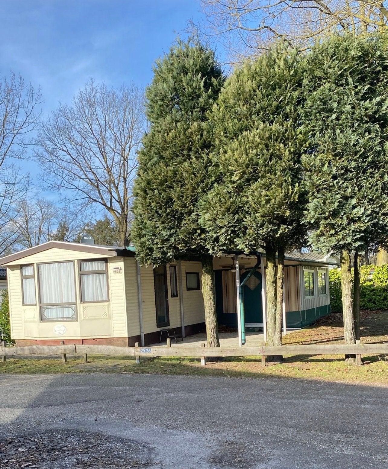Atlas Stacaravan & Grote Voortent en Luifel - 2 slaapkamers, Tot en met 4