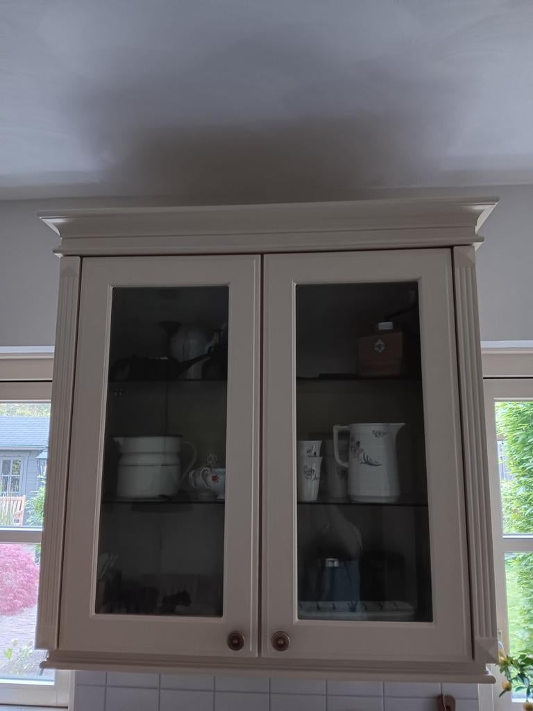 Brocante Hangende Vitrinekast met Glazen Deuren, Ophalen, Gebruikt, 100 tot 150 cm, Glas