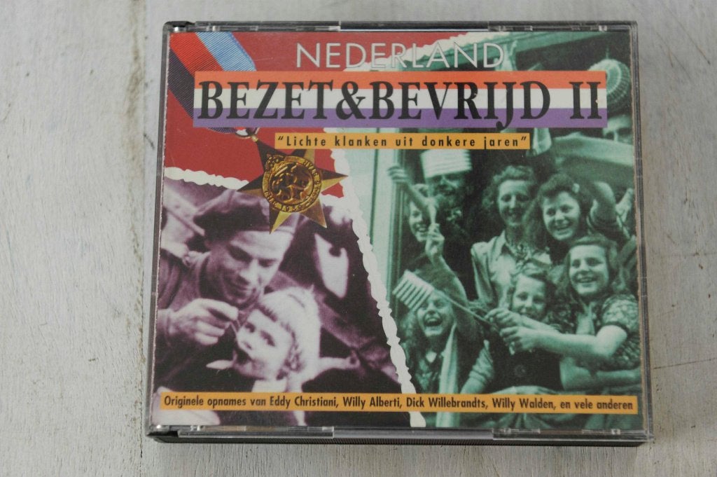 Nederland Bezet & Bevrijd II 2CDbox, Verzenden, Zo goed als nieuw, Levenslied of Smartlap