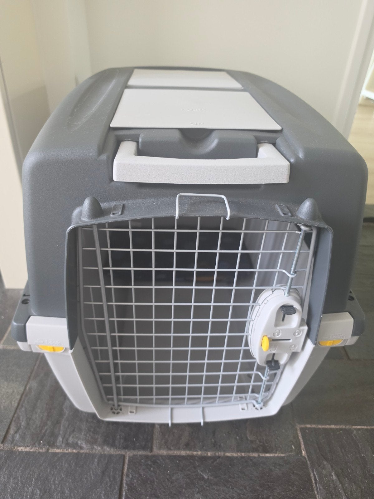 Honden/kattenbench, Ophalen, Zo goed als nieuw