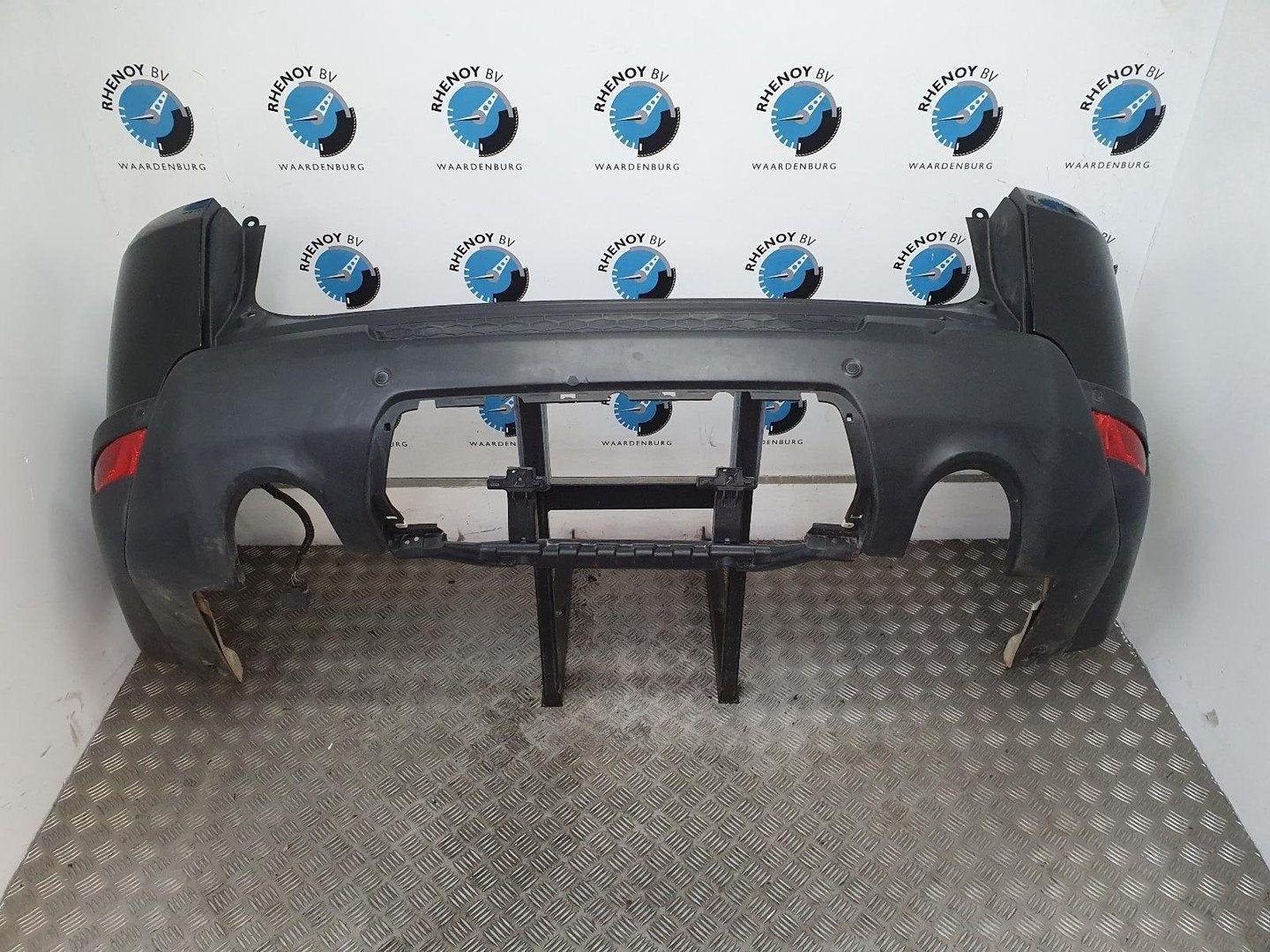 LANDROVER RANGE ROVER SPORT L494 3.0 TDV6 awd BUMPER ACHTER, Gebruikt, Ophalen of Verzenden, Stiba lid, Achter