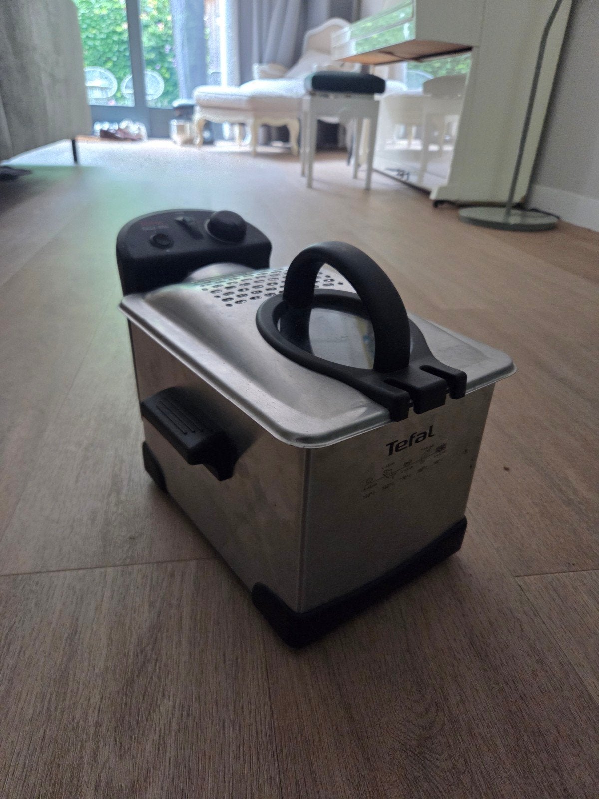 Tefal Easy Pro Friteuse - Compact en Krachtig, 2 tot 3 liter, Ophalen of Verzenden, Gebruikt, Uitneembare binnenpan