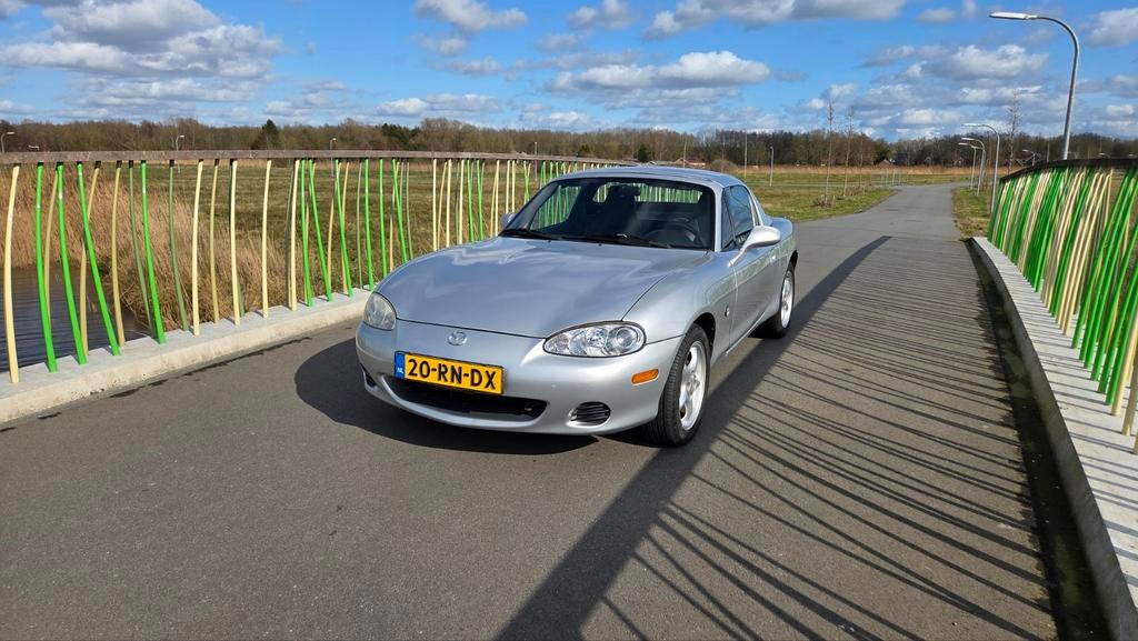 Mazda MX-5 1.6 I 2005 Grijs met Hardtop!, Auto's, Mazda, 13 km/l, Achterwielaandrijving, 40 €/maand, 4 cilinders