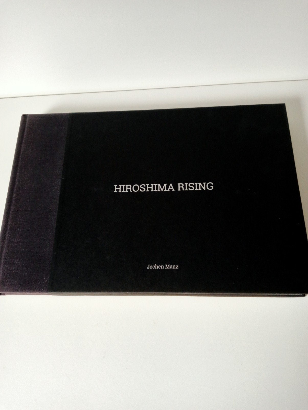 Hiroshima Rising - Jochen Manz (2014) - Mazda is nieuw., Wereld overig, Jochen Manz, Nieuw, Ophalen of Verzenden