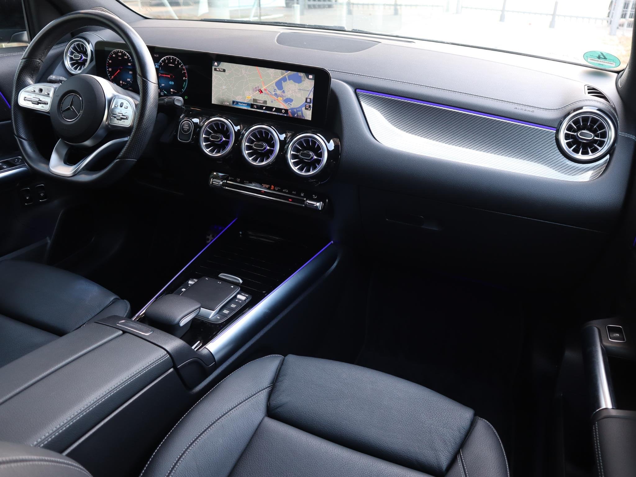 Mercedes-Benz GLA-klasse 250 e AMG Line l Stoelverwarming l, Auto's, Dealer onderhouden, 16 kWh, 160 pk, Bedrijf