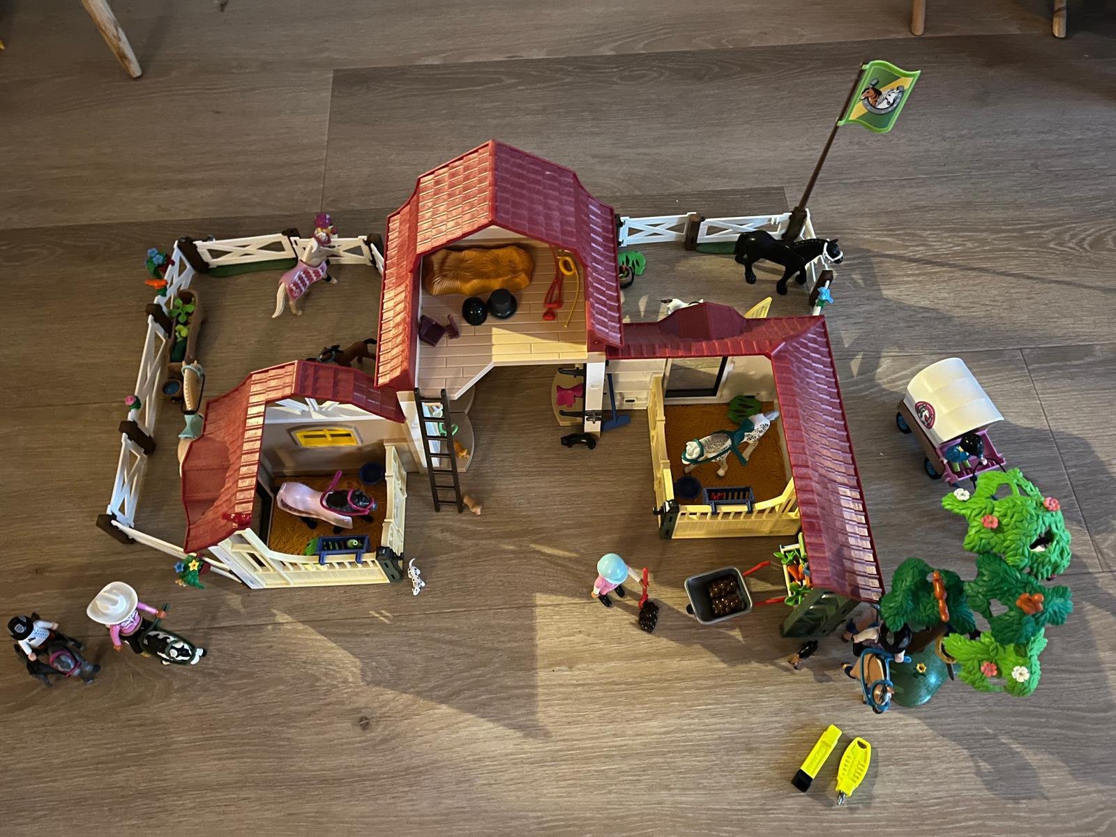 Playmobil paardenstal 6926 + playmobil huifkar 70998, Ophalen, Gebruikt, Complete set, Overige typen