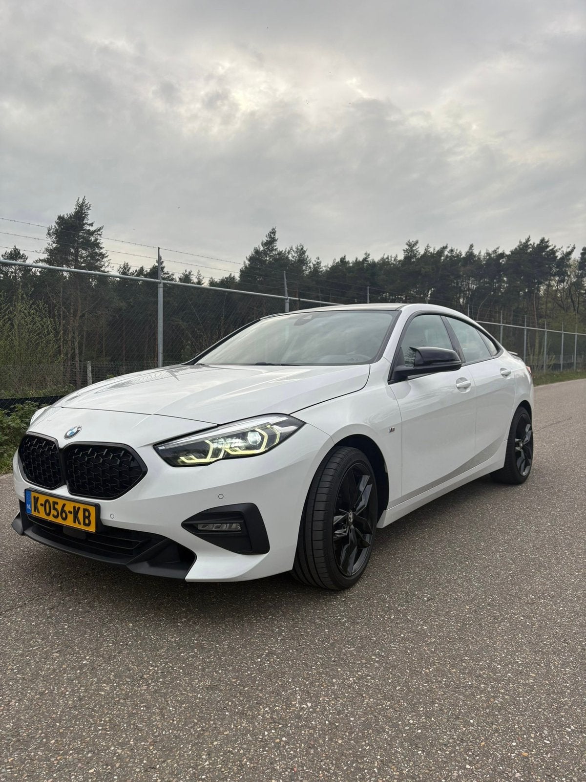 BMW 2-Serie Gran Coupé 218i 140pk Aut 2020 Wit, Auto's, Achterwielaandrijving, 1350 kg, Leder en Stof, Wit