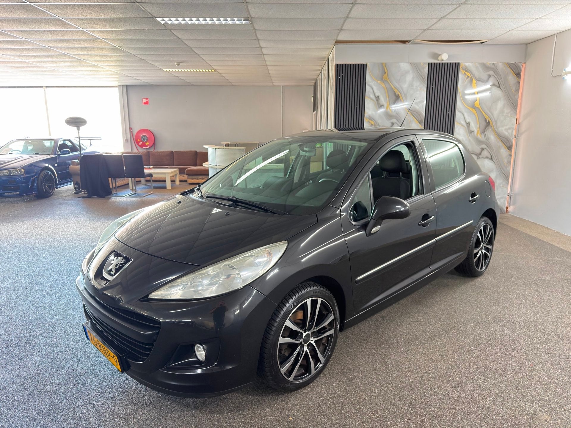 Peugeot 207 1.4 VTi Access Apk Nieuw,Airco,Cruise,Carplay,Bl, Voorwielaandrijving, Stof, Gebruikt, Zwart