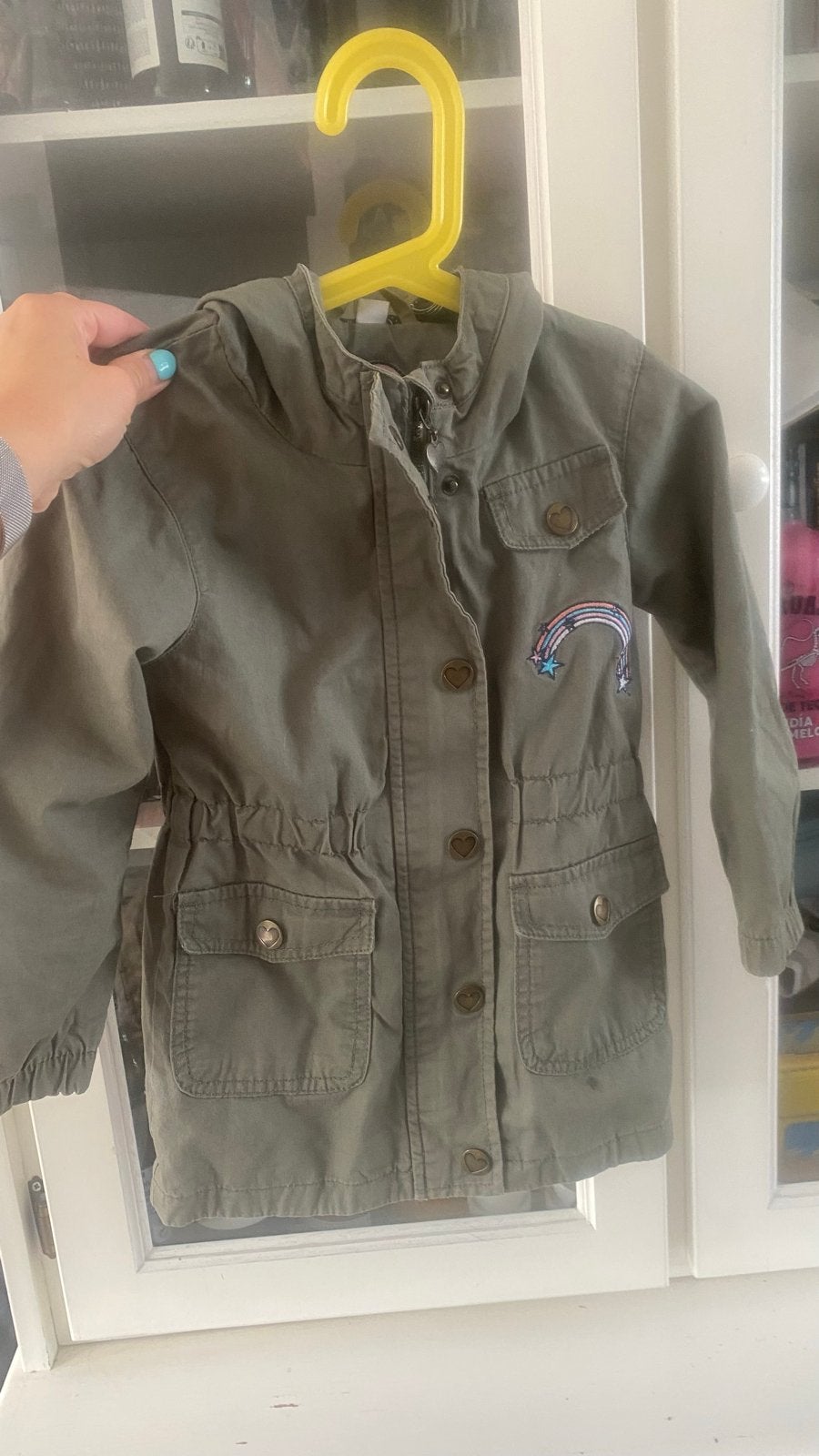 Stoere legergroene jas met unicorn voering voor meisjes, Ophalen of Verzenden, Gebruikt, Meisje