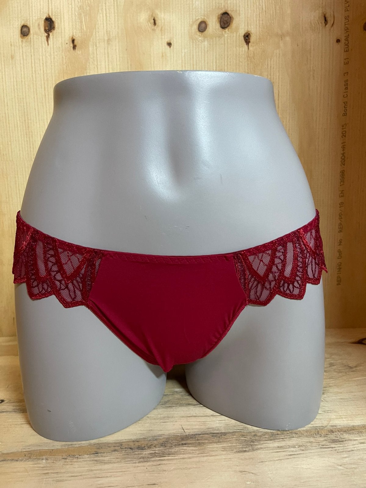 Maison Lejaby string Maat s Model corolle tango 16562, Verzenden, Rood, String