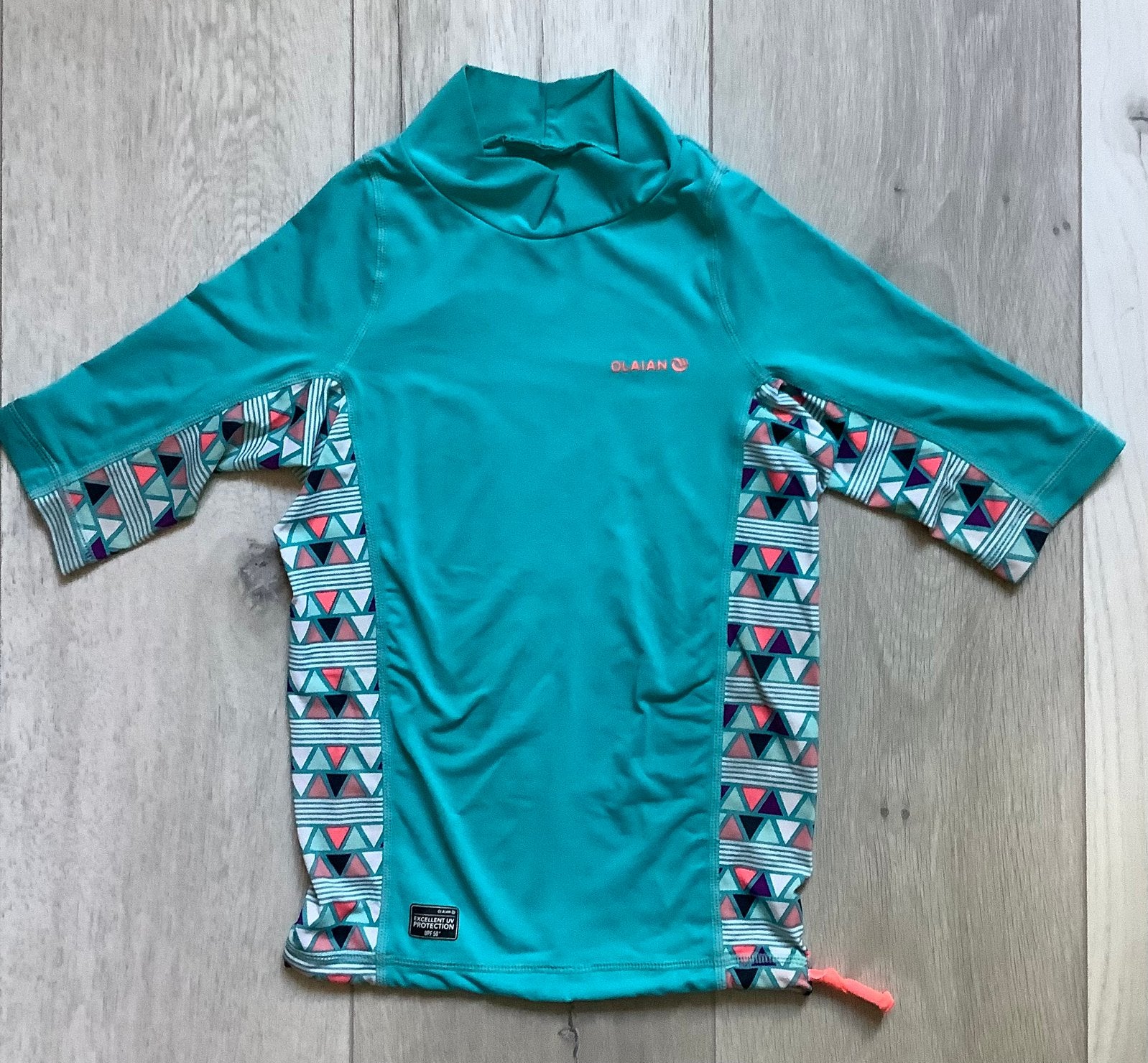Uv-werend shirt met korte mouwen - Maat 122/128, UV-zwemkleding, Zo goed als nieuw, Jongen, Ophalen of Verzenden