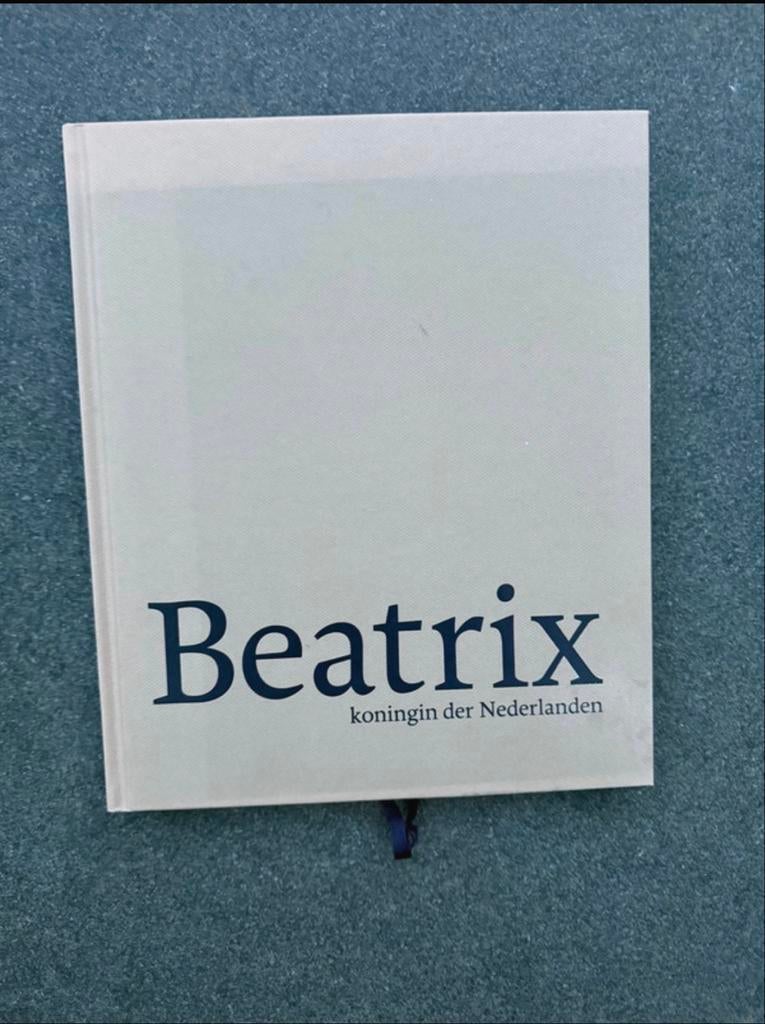 Beatrix koningin der Nederlanden, Ophalen of Verzenden, Gelezen, Politiek