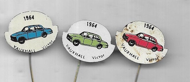 3 VAUXHALL AUTO SPELDEN UIT 1 SERIE, Ophalen of Verzenden, Gebruikt, Transport, Speldje of Pin