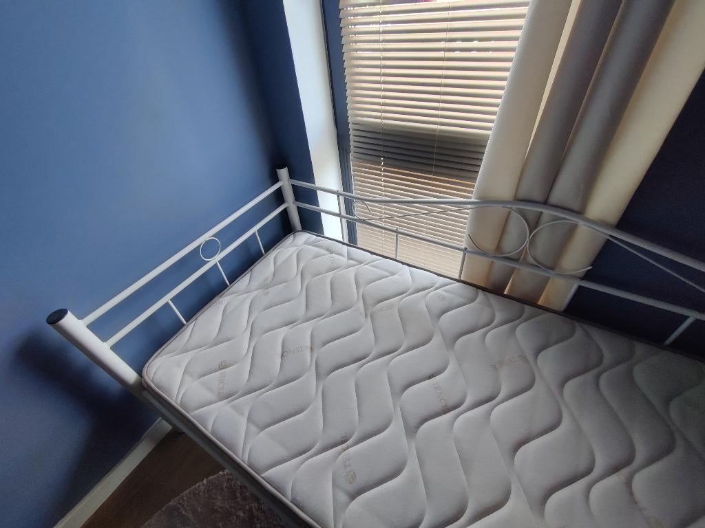 Eenpersoonsbed/bank(90x200) + nieuw Tencel Traagschuimmatras, Ophalen, 90 cm, Eenpersoons, Wit