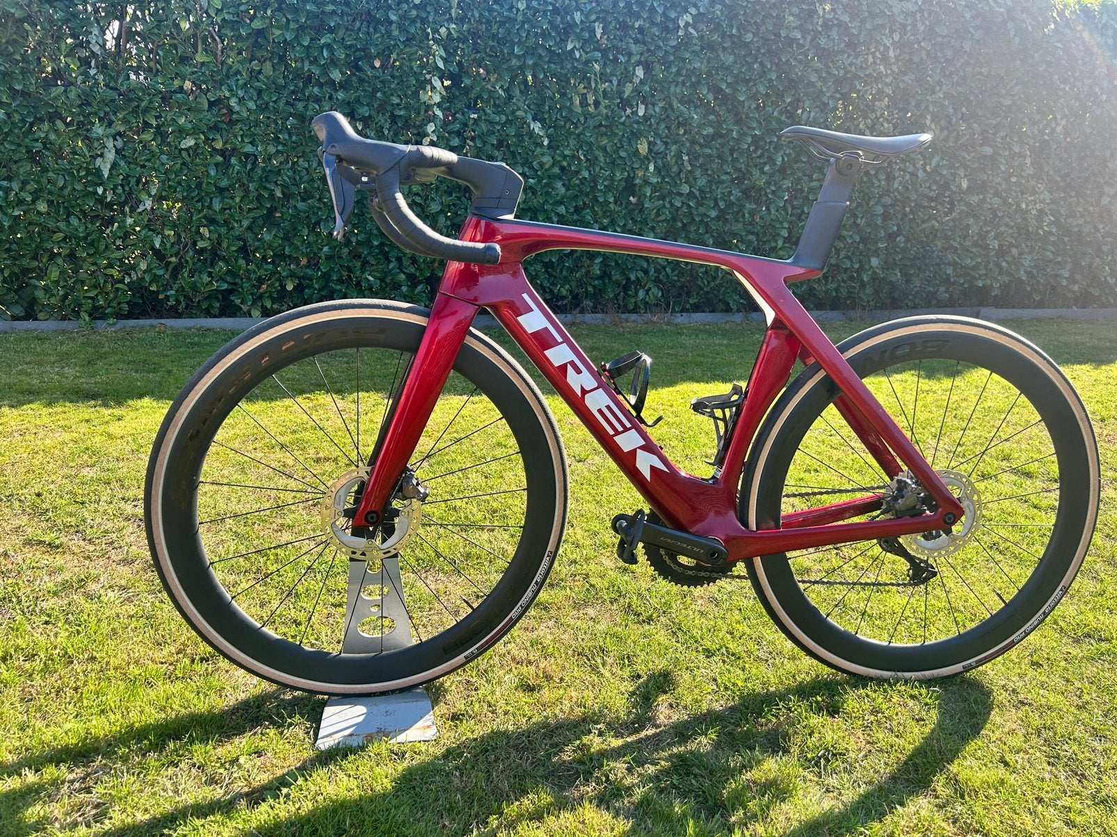 Trek Madone Ultegra di2 12speed 56 keramisch, Carbon, Zo goed als nieuw, Meer dan 20 versnellingen, 53 tot 57 cm