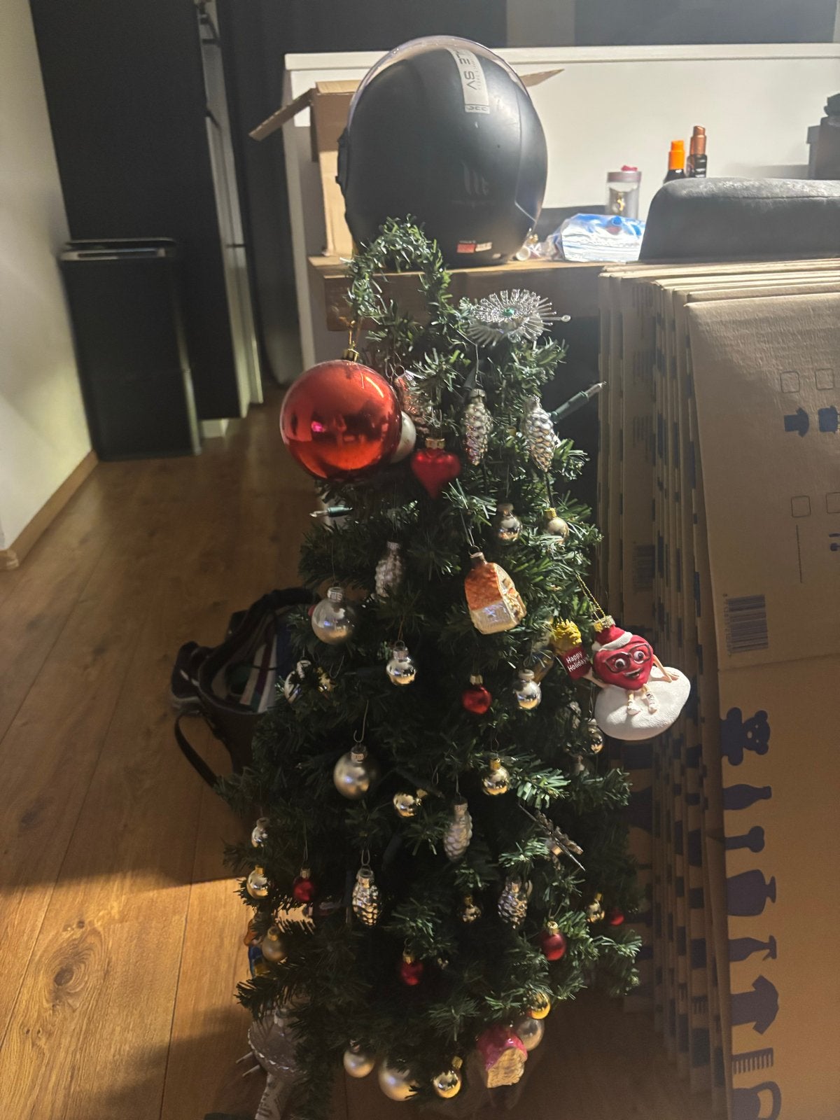 Kerstboom met verlichting en ornamenten, Diversen, Kerst, Ophalen