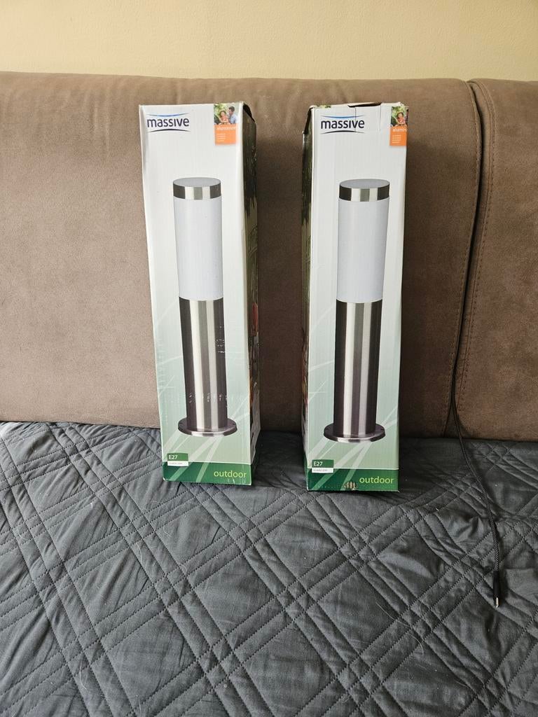 Massive buitenlampen (2 stuks) - RVS, nieuw in doos, Ophalen, Minder dan 50 watt, Nieuw, Netvoeding