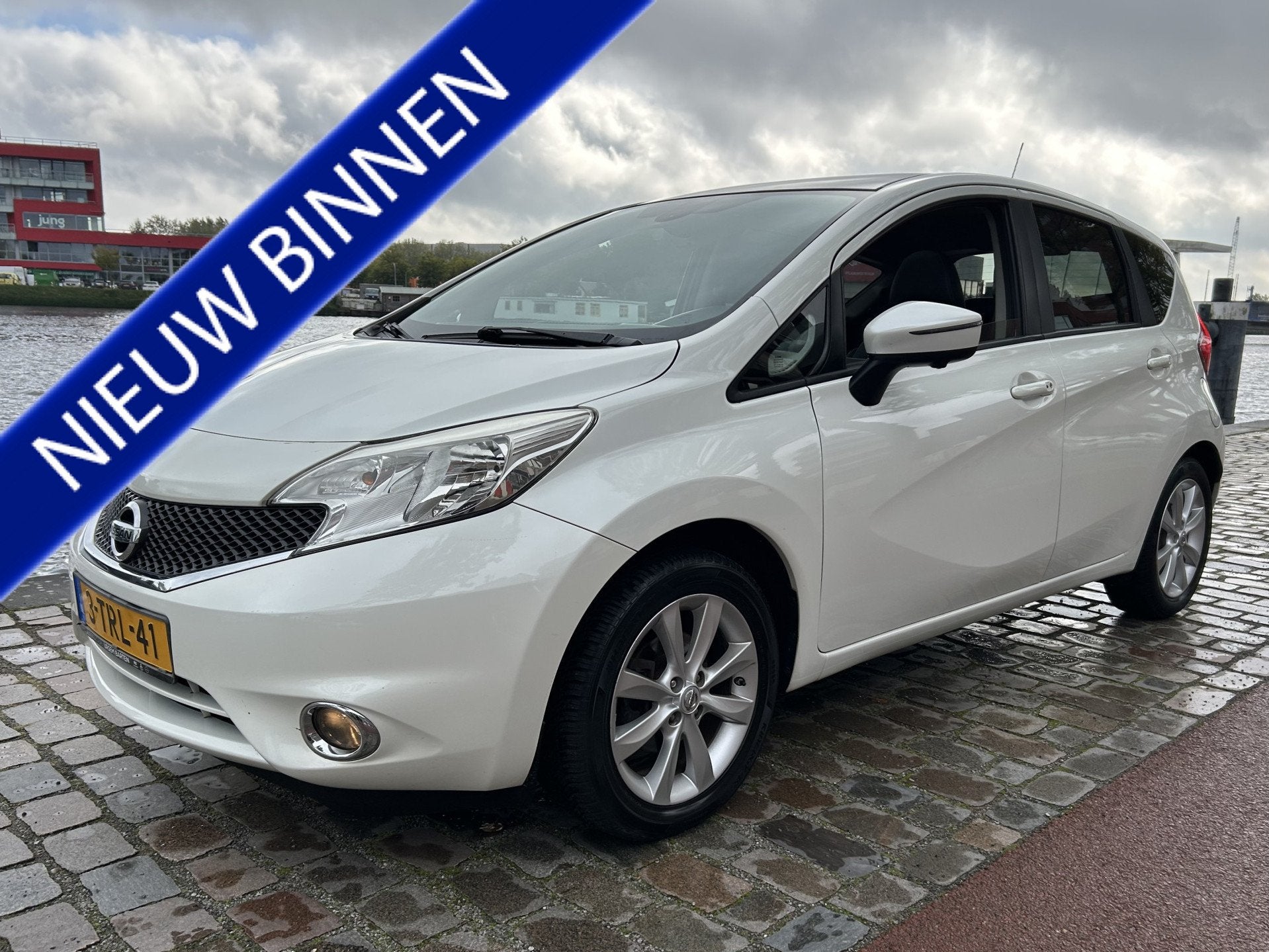 Nissan Note 1.2 DIG-S Tekna Navi/camera Airco/Ecc (bj 2014), Auto's, Voorwielaandrijving, Gebruikt, Zwart, Bedrijf