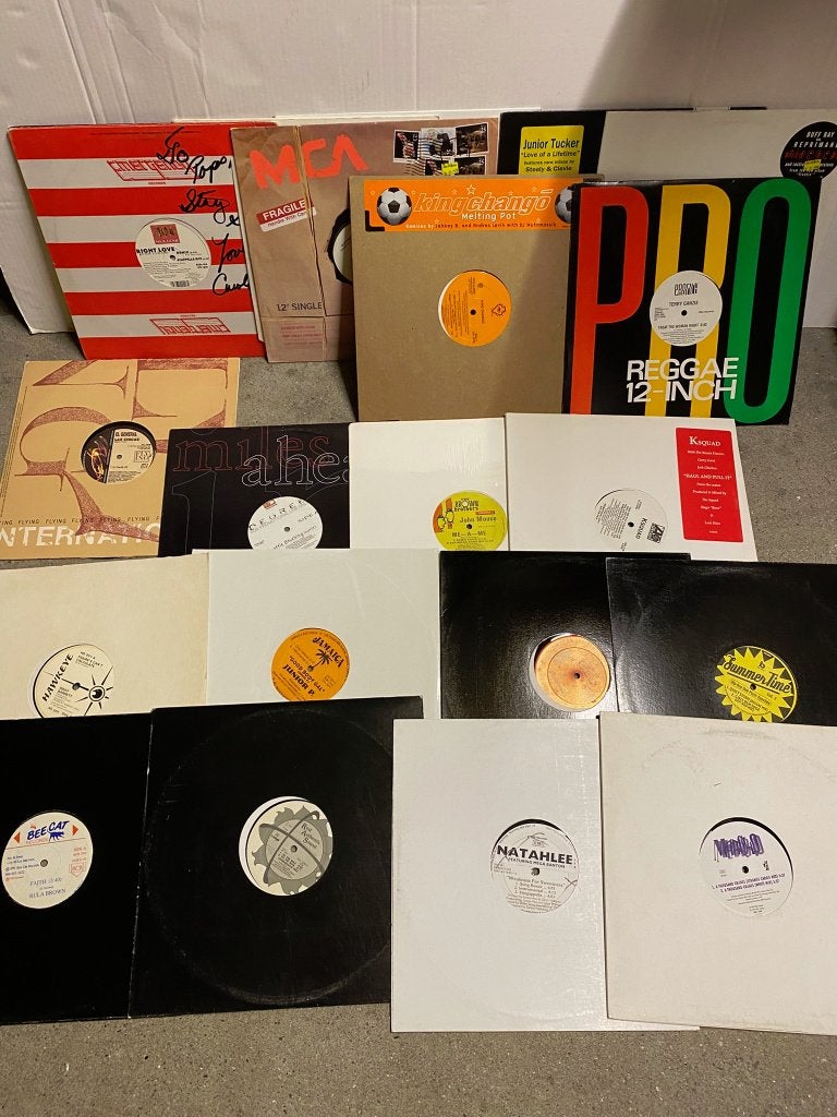 Collectie van 22 Reggae Maxis en gratis LP Shelley Thunder, LP, Overige genres, Ophalen of Verzenden, Zo goed als nieuw