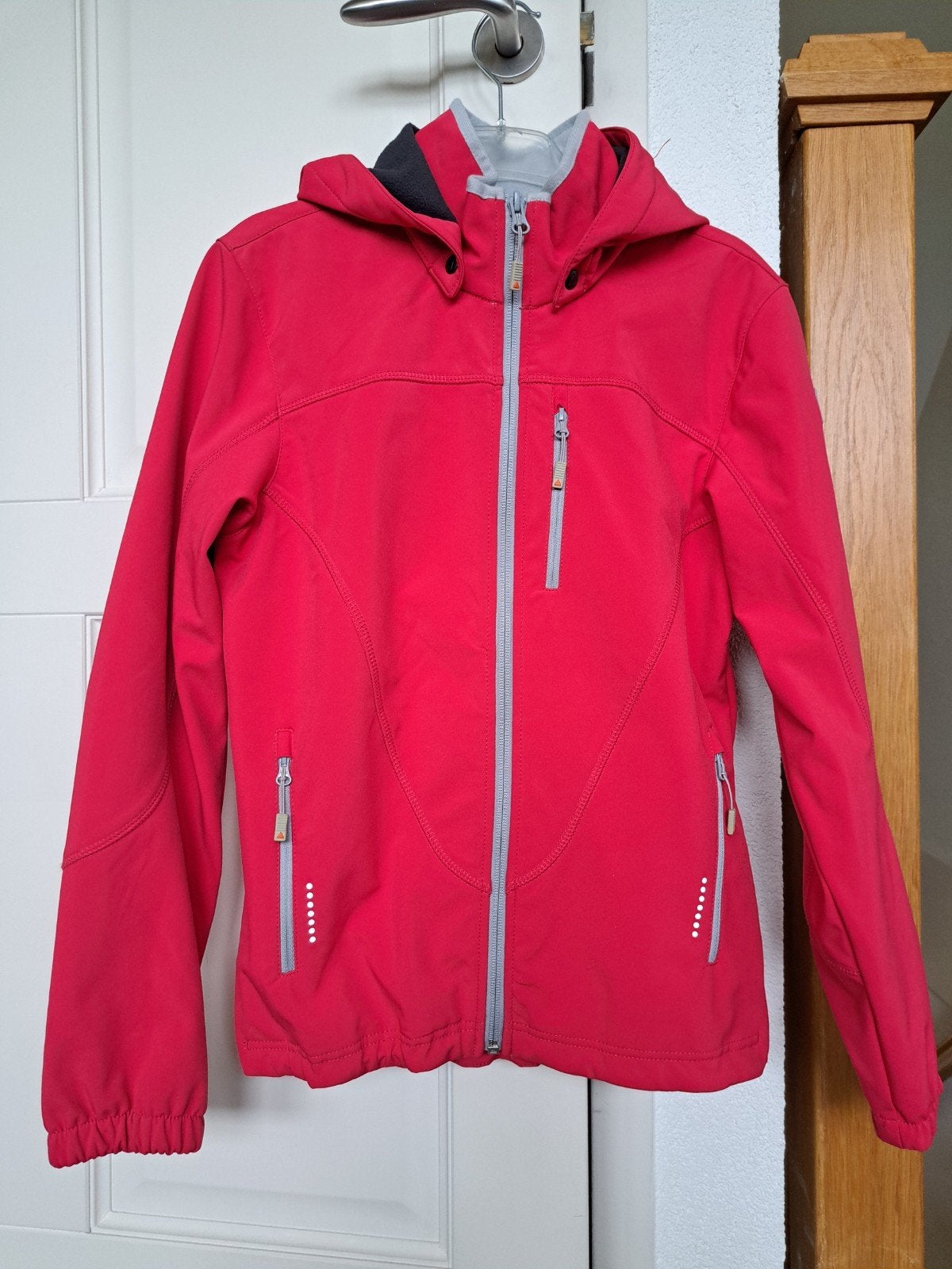 Ice peak winddichte jas als nieuw maat 164 met mooie details, Kinderen en Baby's, Kinderkleding | Maat 164, Ophalen of Verzenden
