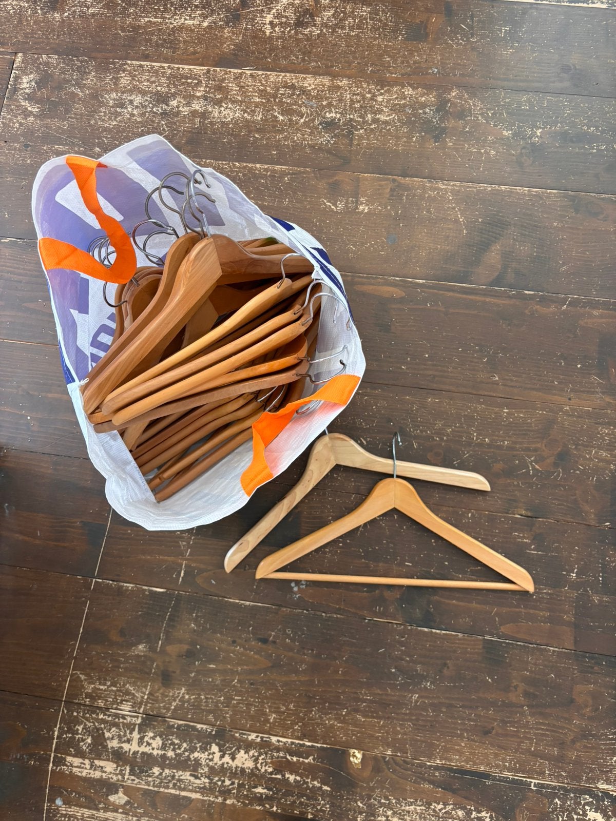 Tas luxe houten hangers 30 stuks, Ophalen of Verzenden, Zo goed als nieuw, Hout, Volwassenen