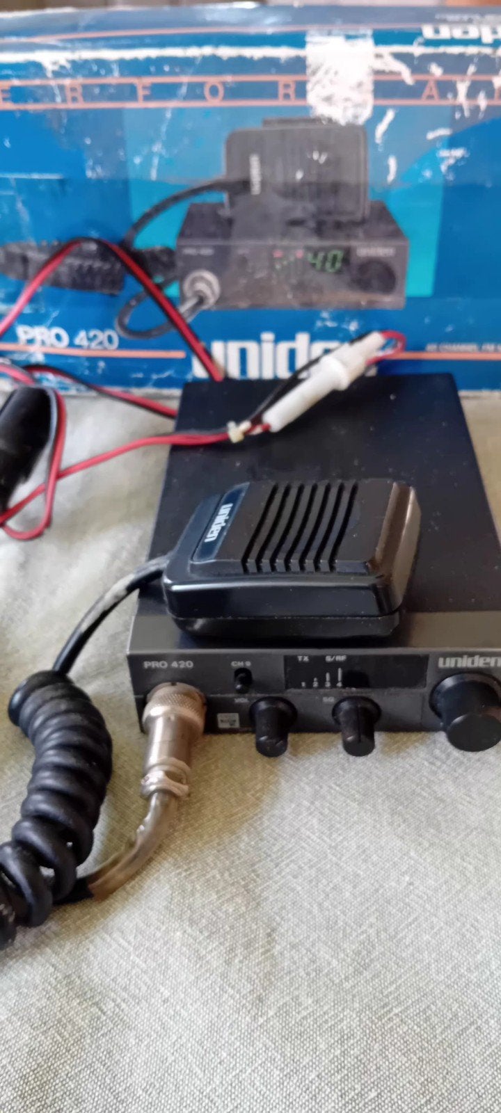 Uniden Pro 420 CB Radio Zender. ,, Bakje,,, Telecommunicatie, Ophalen of Verzenden, Gebruikt, 2 to 5 km, Portofoon of Walkie-talkie