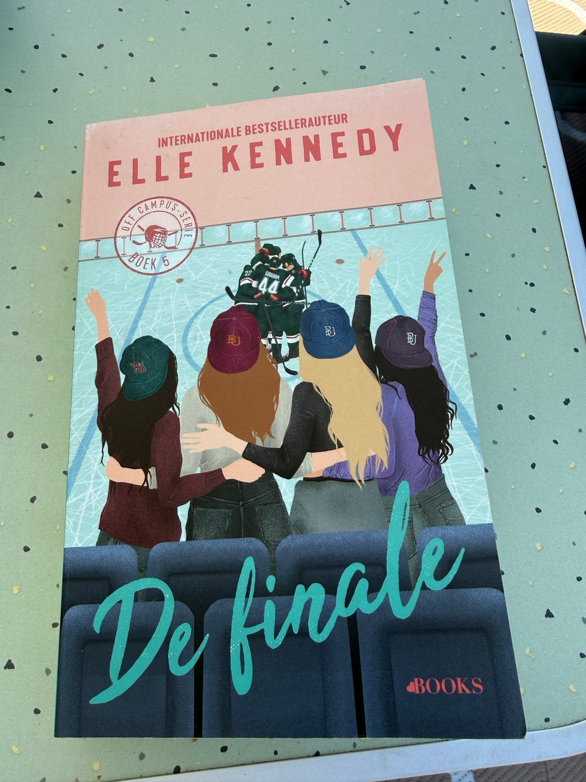 Elle Kennedy - De finale (Off-Campus serie Boek 5), Boeken, Romans, Ophalen of Verzenden, Zo goed als nieuw, Nederland