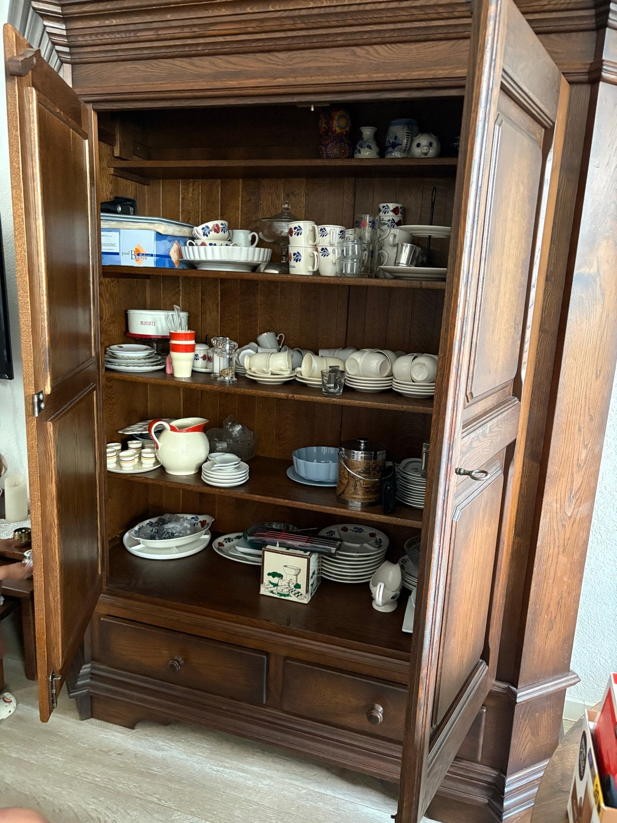 Massief eikenhouten servieskast / buffetkast, Ophalen