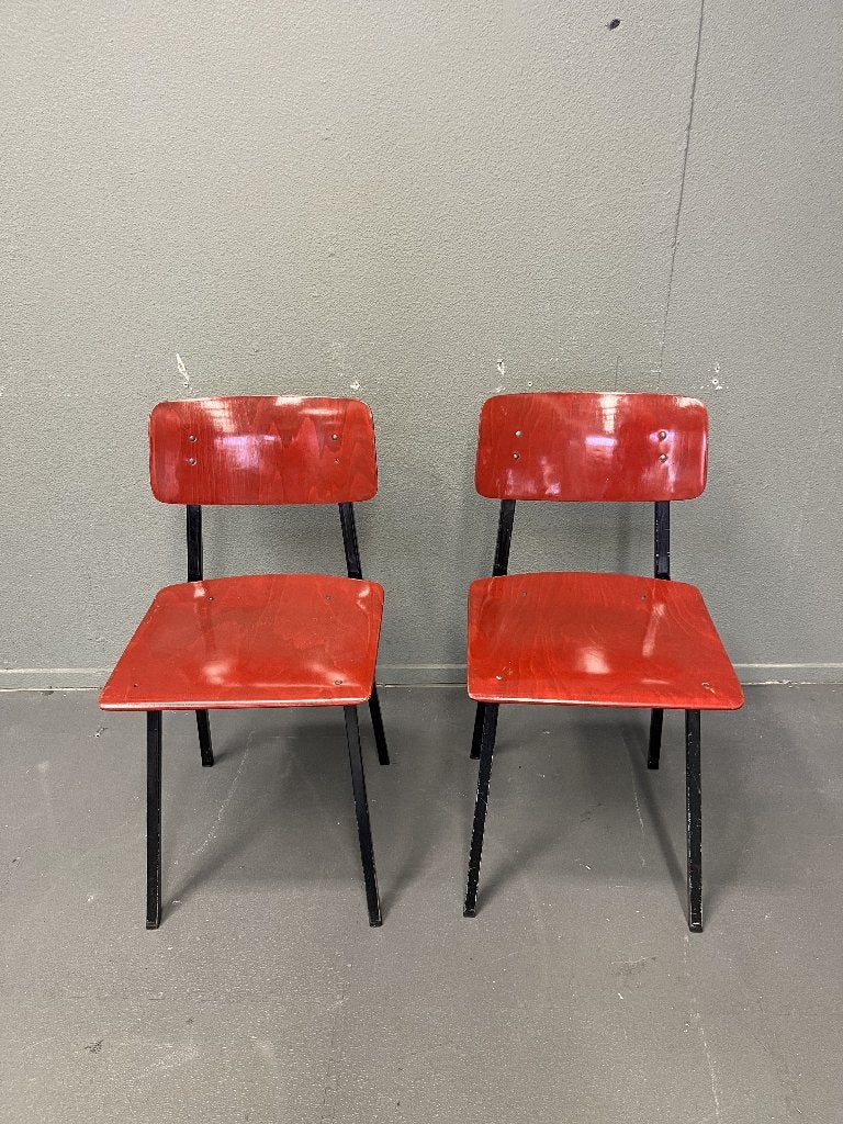 Vintage rode stoelen, Huis en Inrichting, Stoelen, Gebruikt, Twee, Ophalen of Verzenden, Vintage / Industrieel