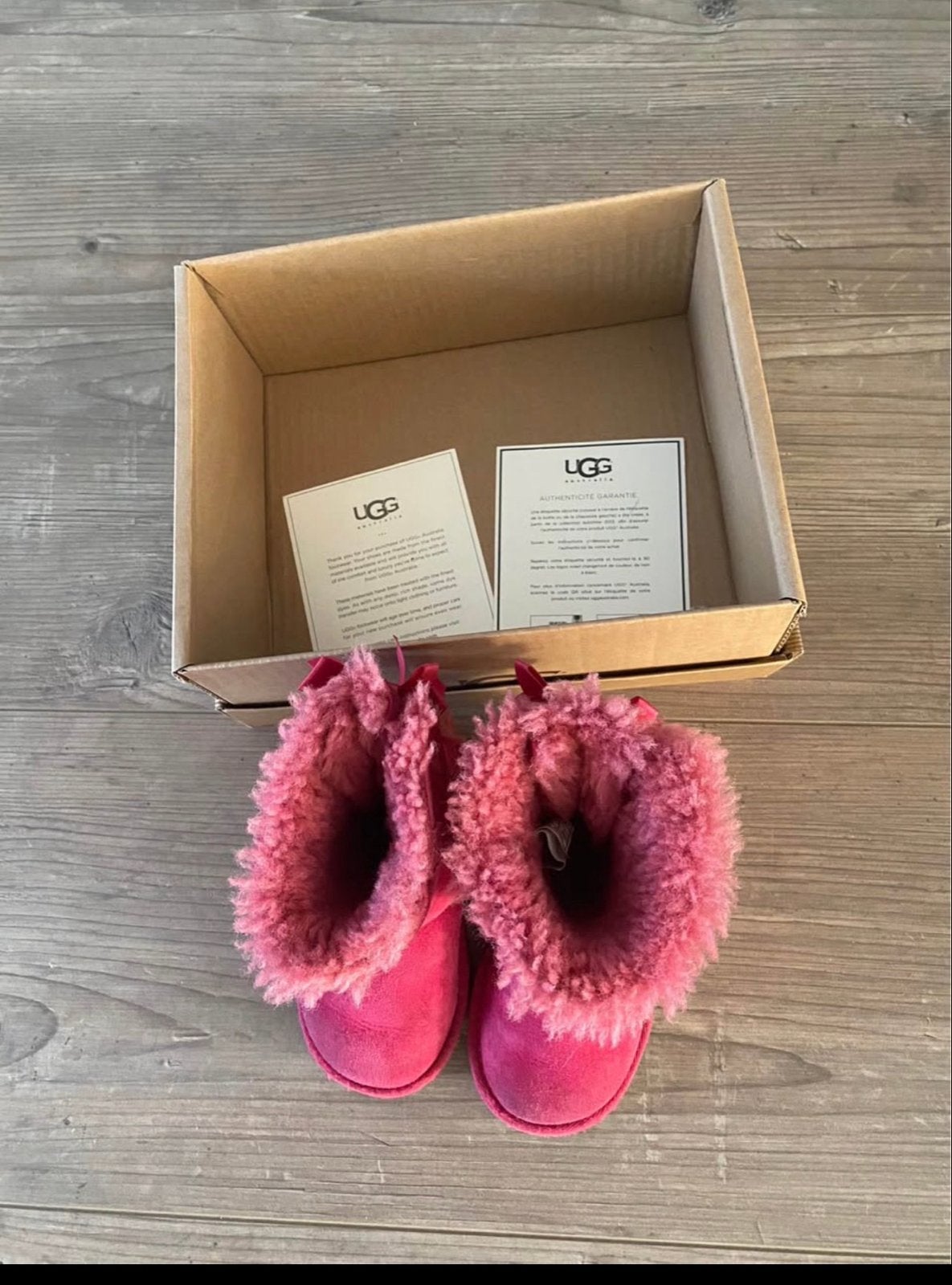 Schattige originele Uggs maat 23 - Roze met strikjes, Ophalen of Verzenden, Zo goed als nieuw, Meisje, Laarzen