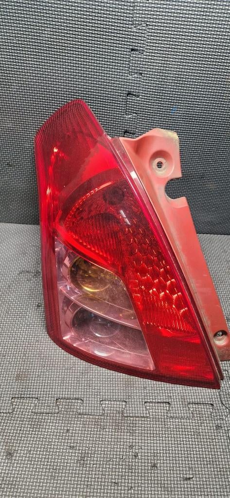 SUZUKI SWIFT MK 4 | ACHTERLICHT LINKS, Gebruikt, SUZUKI, Ophalen of Verzenden, Dajhajsautodemontage@gmail.com