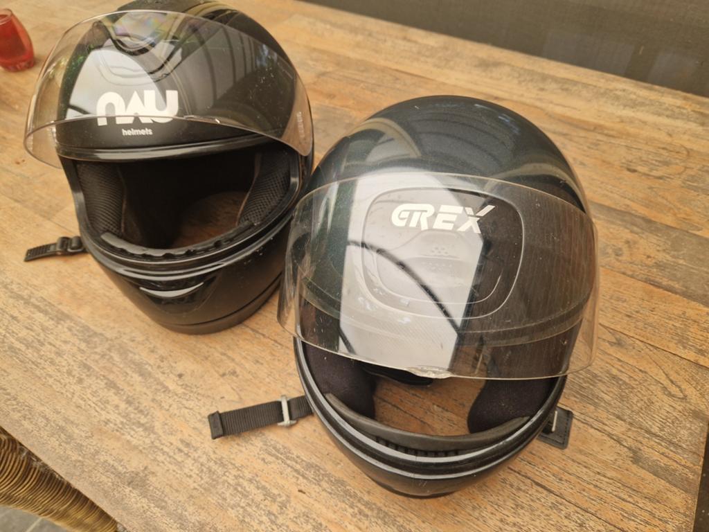 Set van 2 zwarte motorhelmen: Nau en Grex, Ophalen of Verzenden, Gebruikt, Medium, Nau, Grex