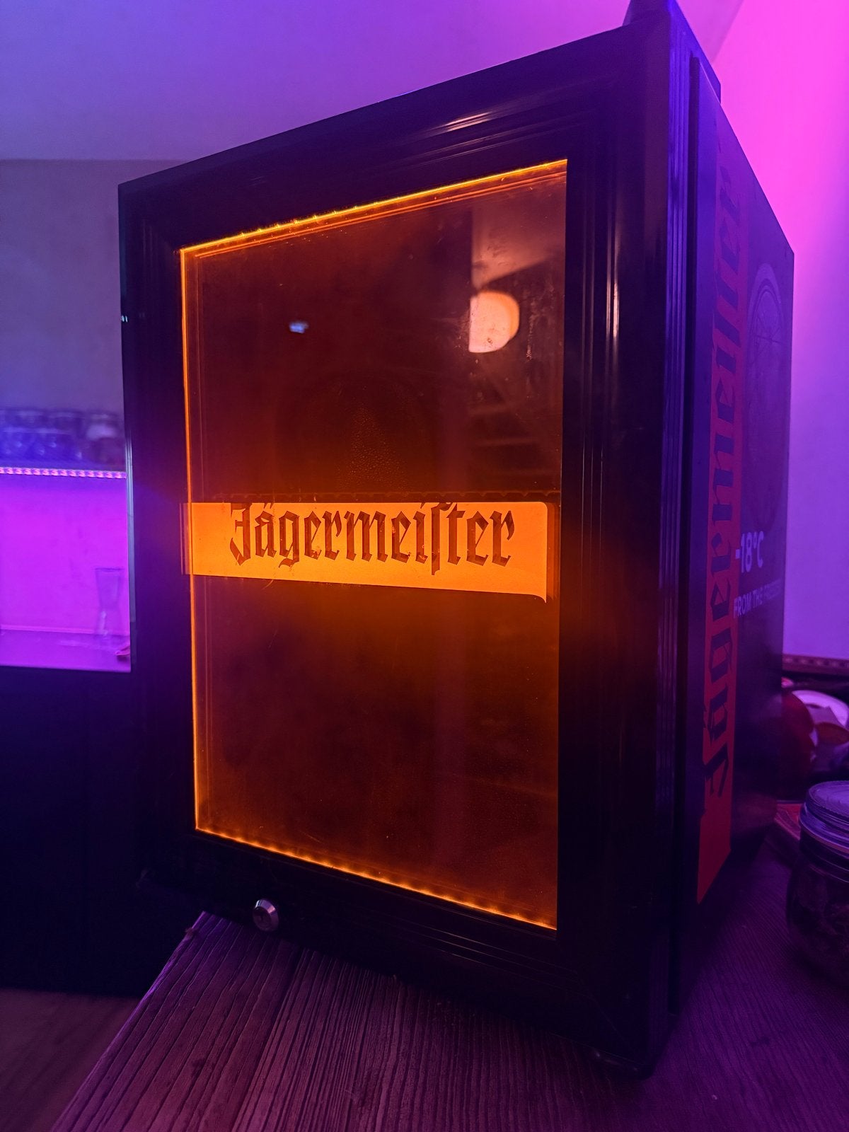 Jägermeister mini koelkast - Perfect voor shots!, Ophalen, Minder dan 75 liter, Zonder vriesvak, Gebruikt