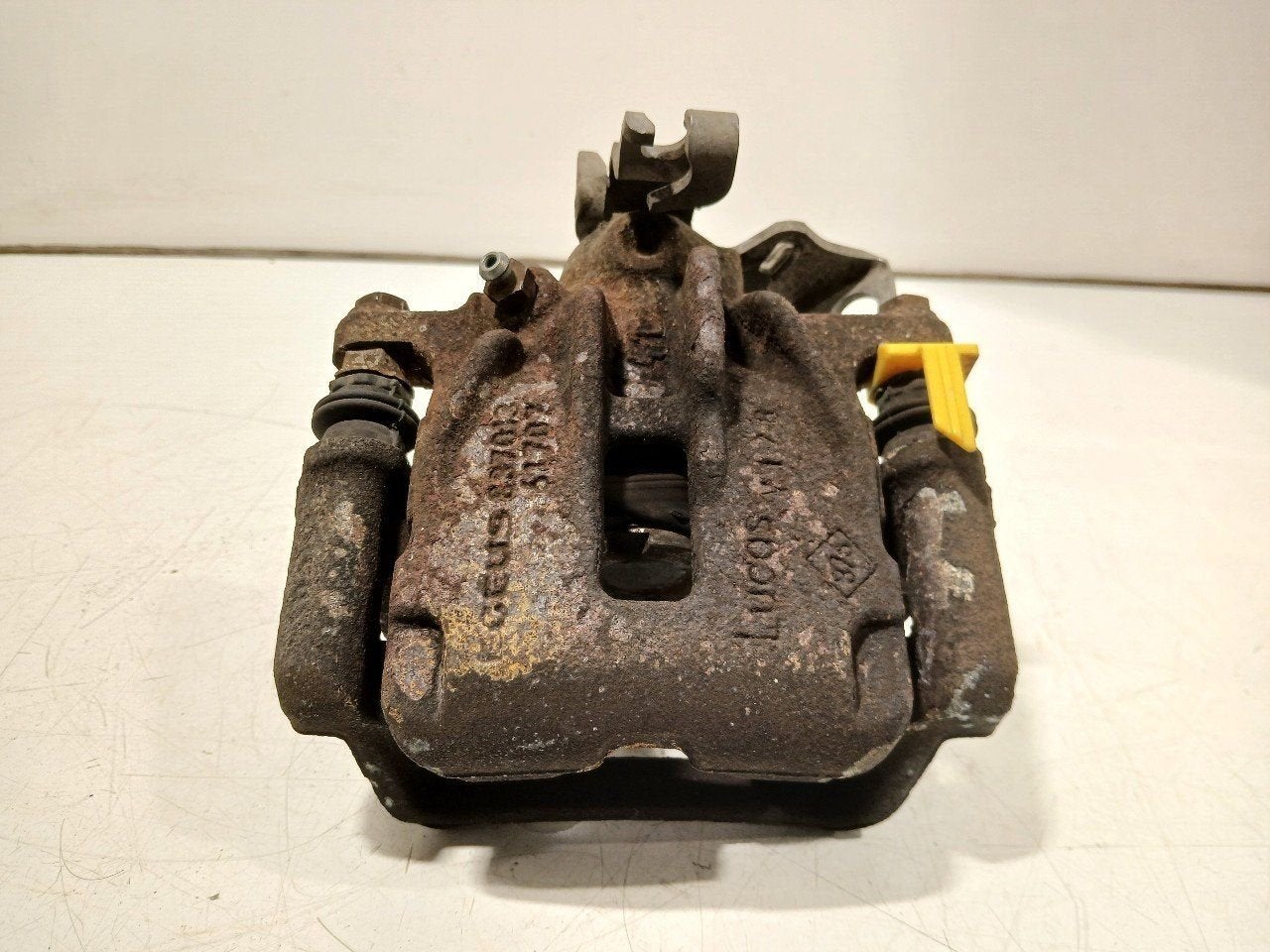Remklauw rechts achter Renault Trafic, Onderdelen@venauto.nl, Van der Ven Autorecycling B.V., Gebruikt, Ettenseweg 76, 4706 PB Roosendaal, The Netherlands