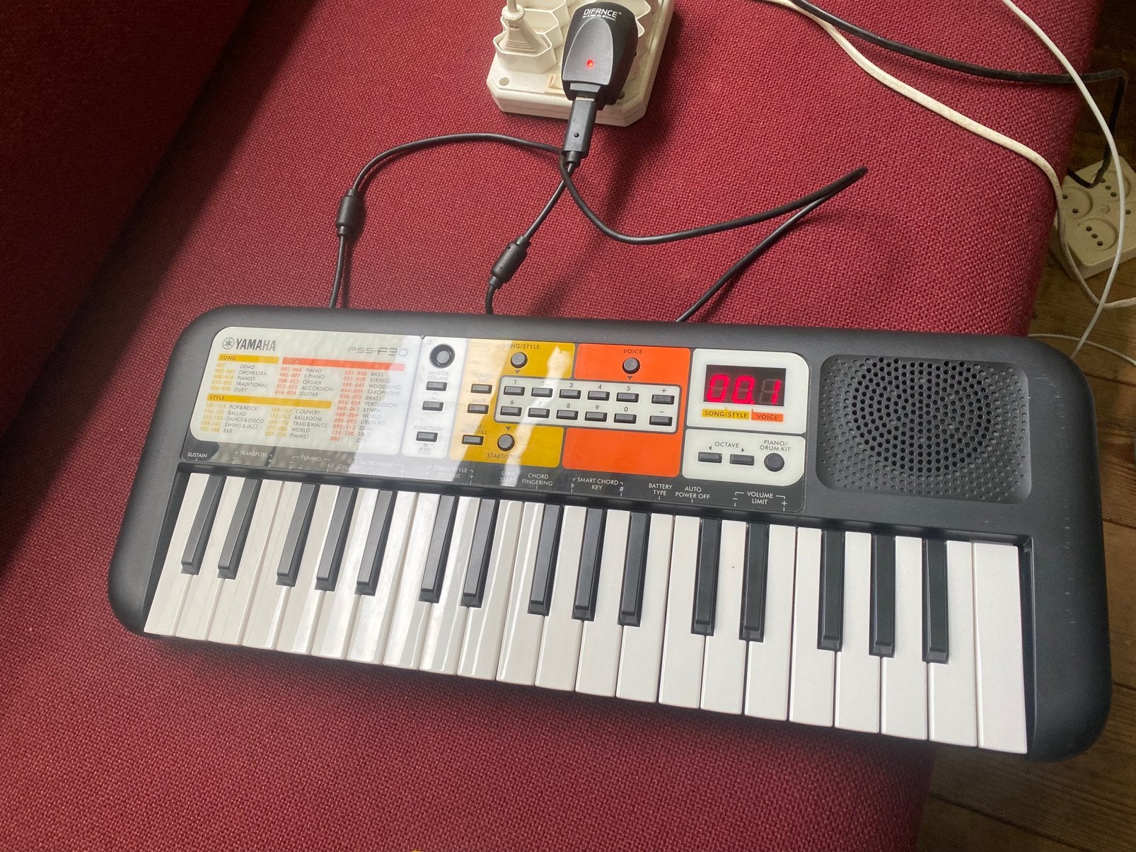 Yamaha PSS-F30 keyboard met USB adapter, Muziek en Instrumenten, Keyboards, Ophalen of Verzenden, Zo goed als nieuw, Overige aantallen