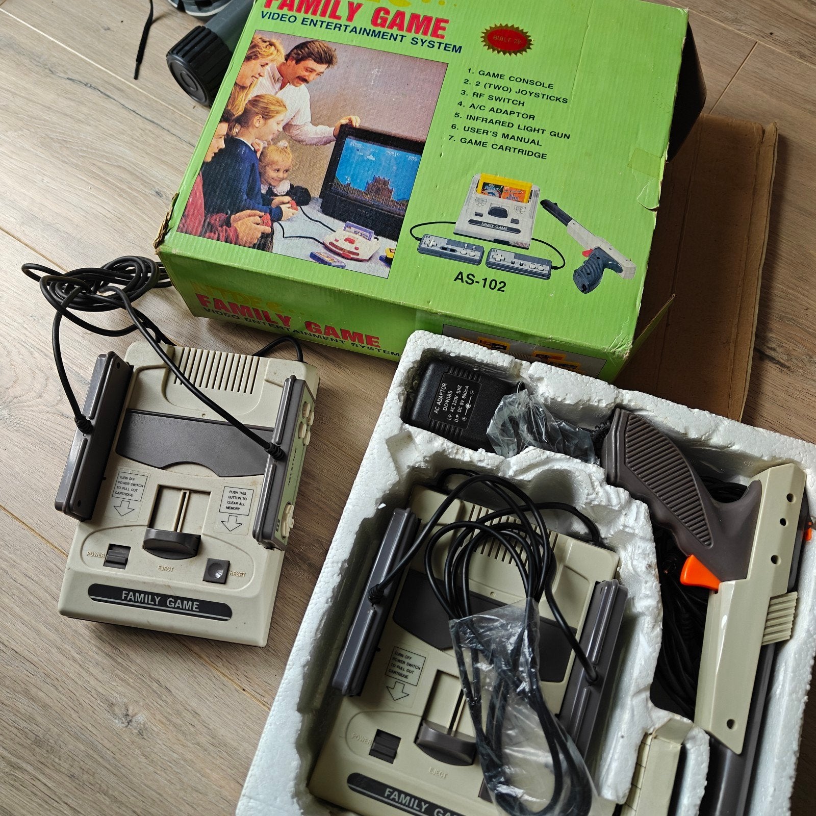 Ntdec asder nt-102 as-102 Famicom clone nintendo, Ophalen of Verzenden, Met 2 controllers