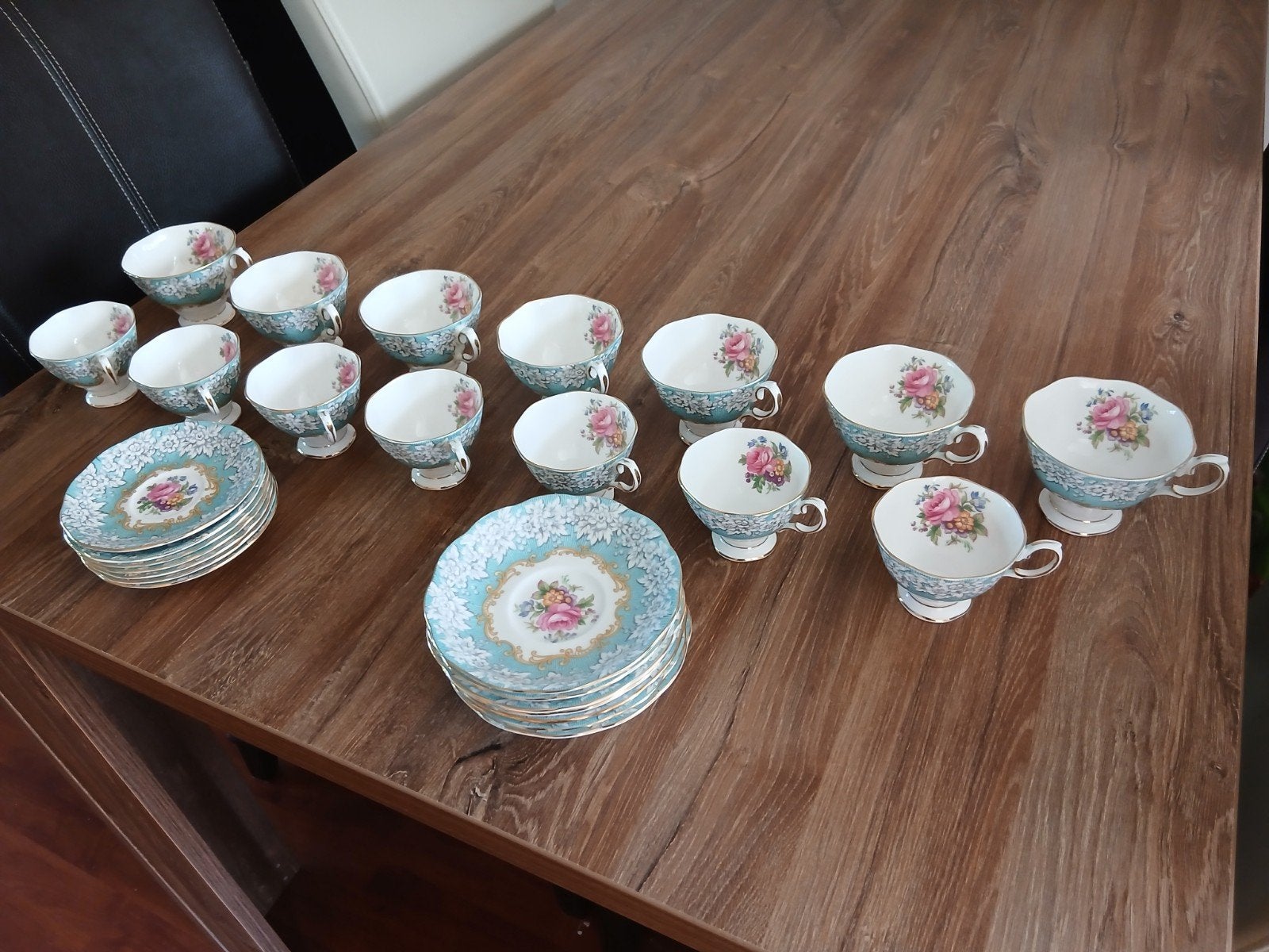 Prachtig Royal Albert, Bone China servies, Ophalen, Zo goed als nieuw, Overige stijlen, Kop(pen) en/of Schotel(s)