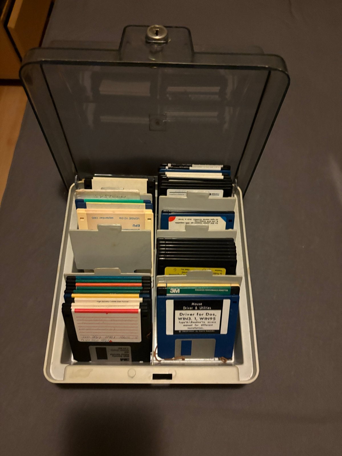 Vintage Floppy Disks met Opbergdoos en Rekje 3.5 floppies, Computers en Software, Ophalen of Verzenden