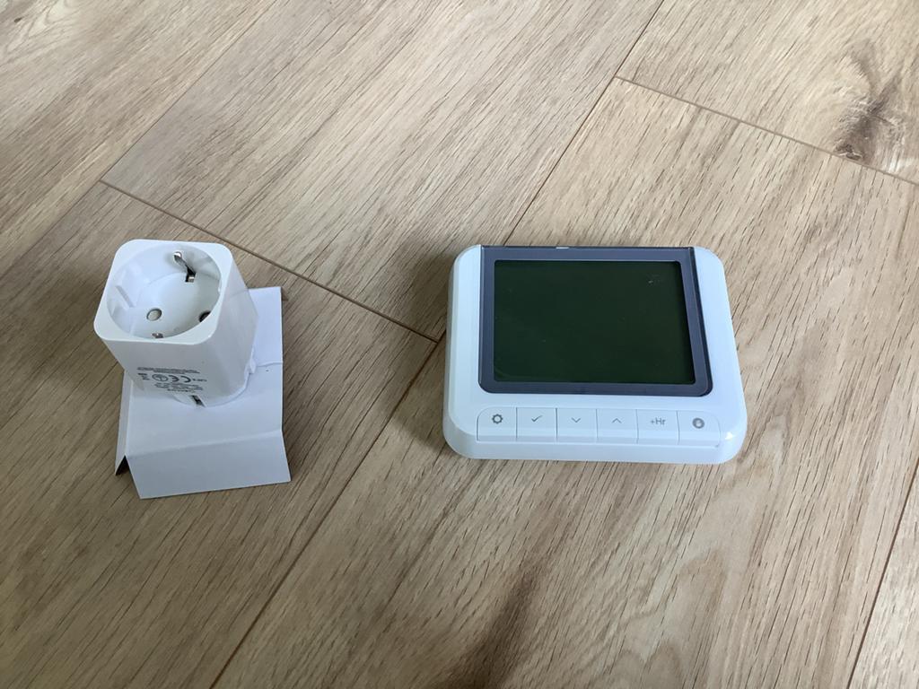 Salus Woonkamer Thermostaat Vloerverwarming + Schakelstekker, Ophalen of Verzenden, Slimme thermostaat, Nieuw