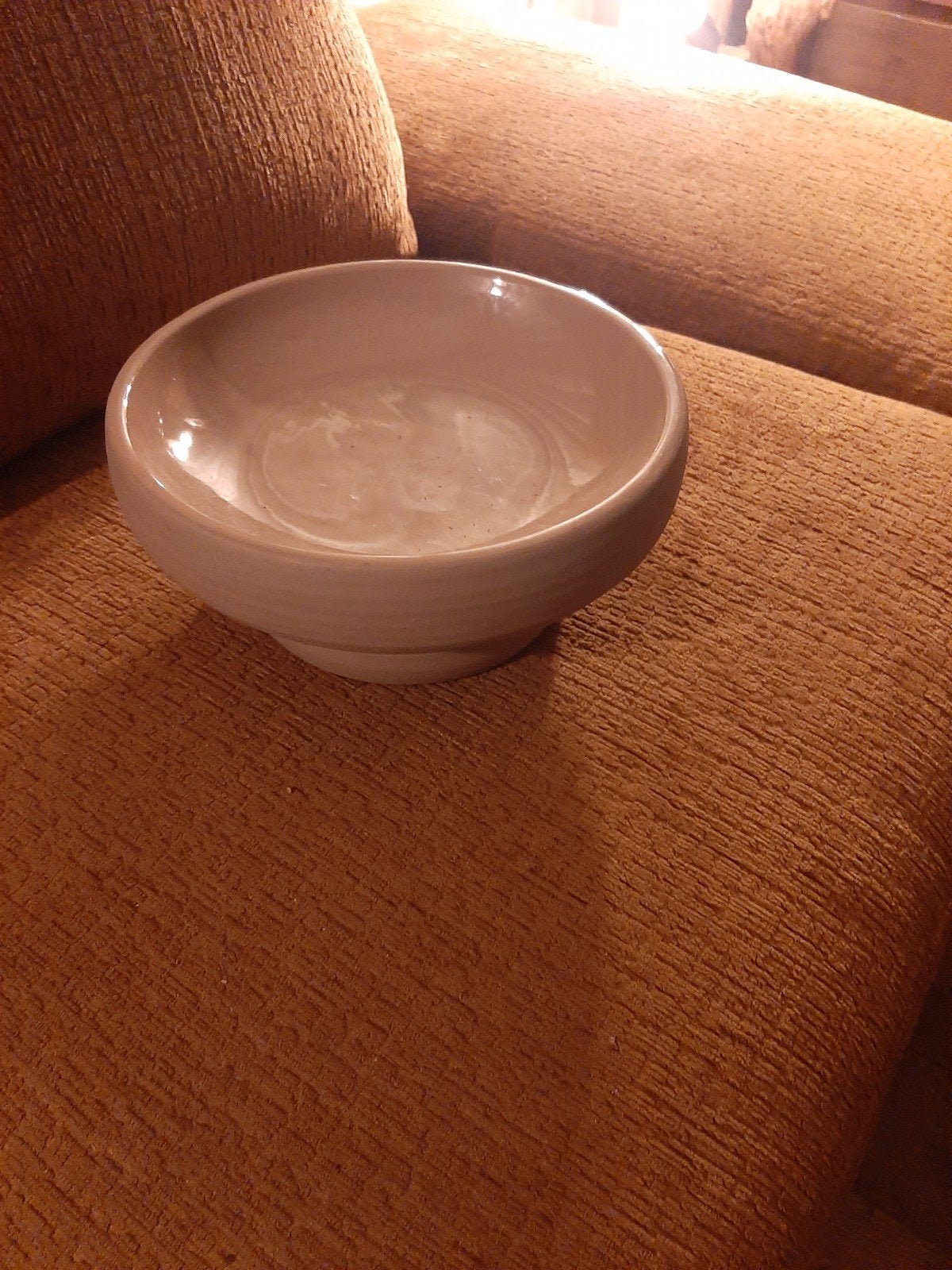 Mooie beige schaal, zo goed als nieuw, Ophalen of Verzenden
