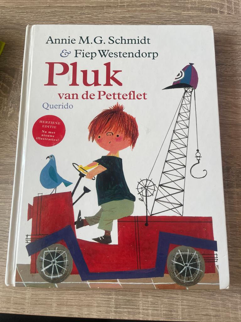 Pluk van de Petteflet - Annie M.G. Schmidt (Herziene Editie), Ophalen of Verzenden, Zo goed als nieuw, Fictie algemeen